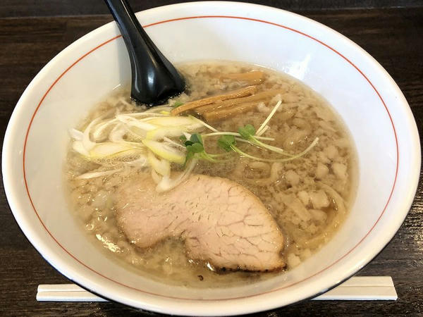 背あぶらラーメン 820円