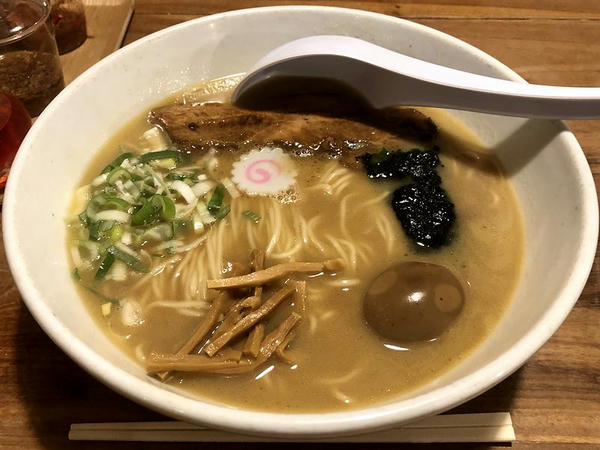 バカうまラーメン（大） 900円