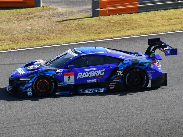 ジェンソン・バトン選手がドライブする#1 RAYBRIG NSX-GT