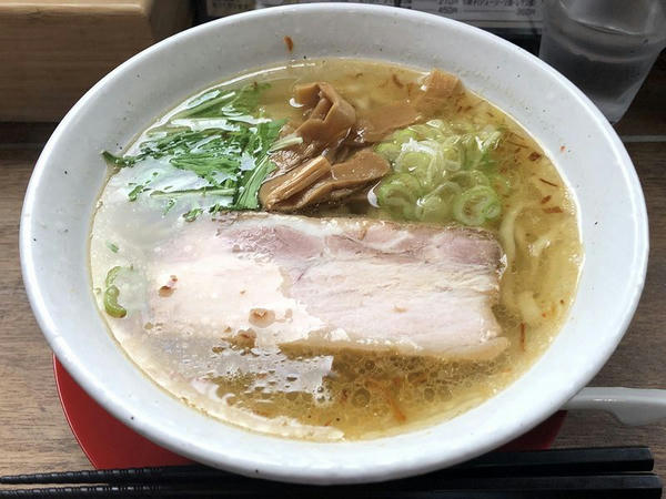 うま塩ラーメン 700円