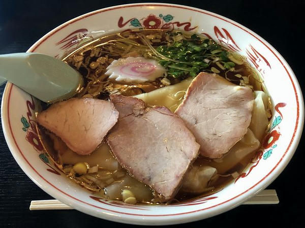 ワンタン麺 950円