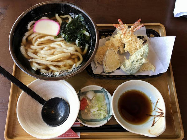 天ぷらうどん 1060円