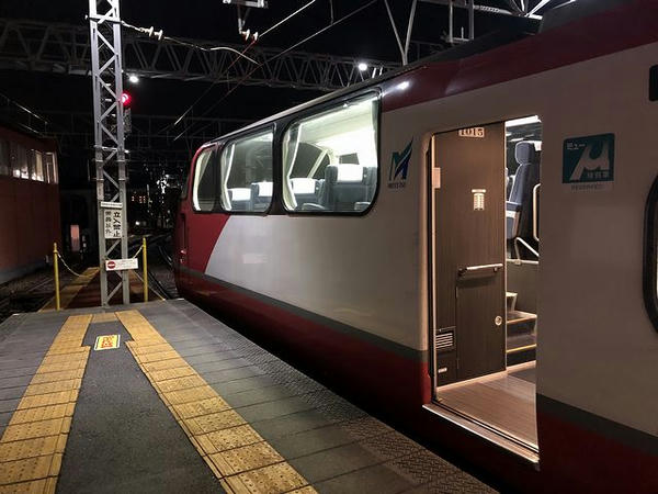 1号車出入口と先頭部