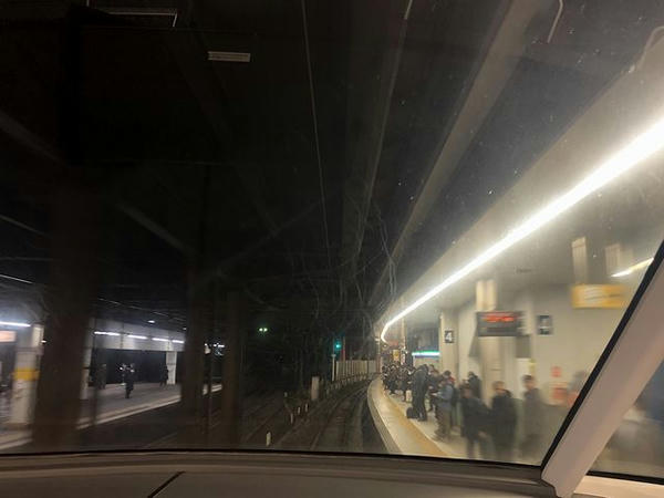 金山駅進入