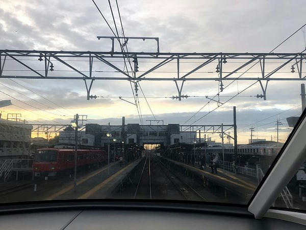 国府駅進入