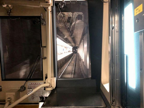 東大手駅進入