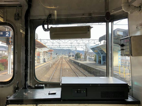 明智駅進入