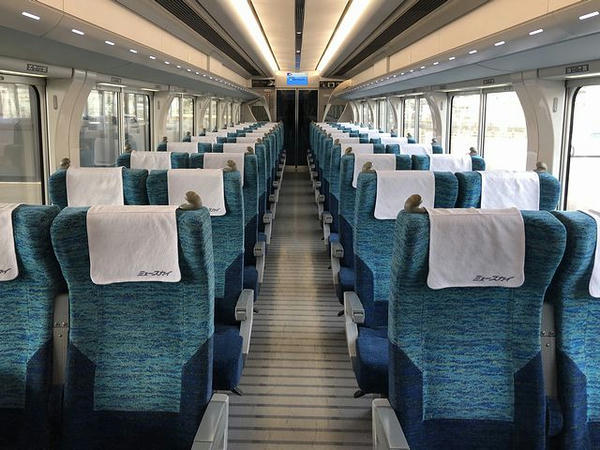 2101（モ2100形）の車内
