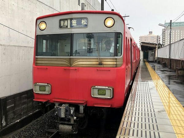 新羽島駅に停車中の笠松行き普通列車