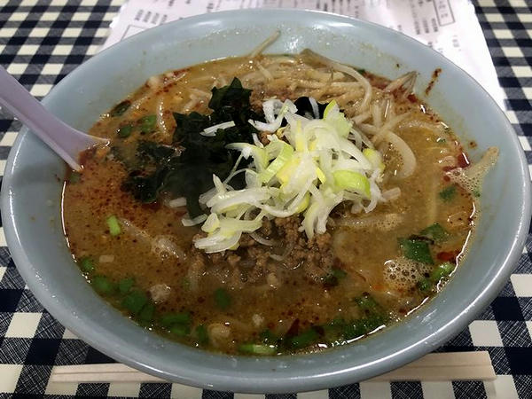 担々麺 750円