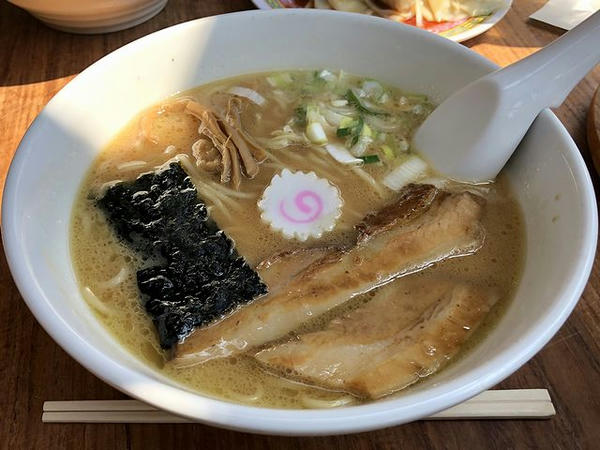 バカうまラーメン（中） 800円