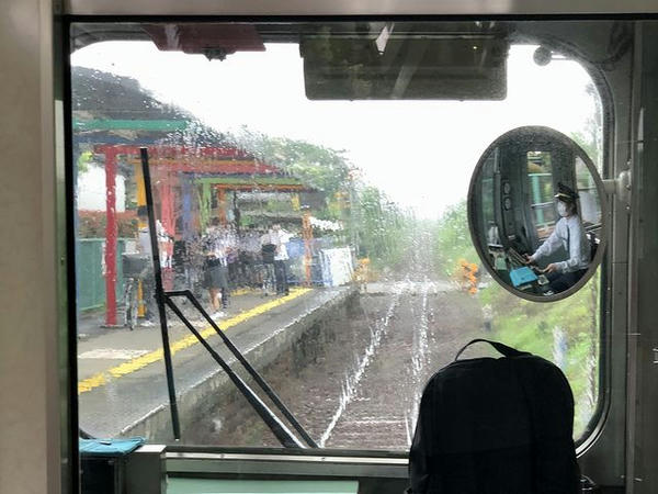 赤坂駅進入