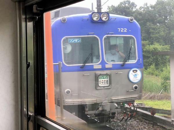 心臓血管センター駅で交換した中央前橋行き普通列車