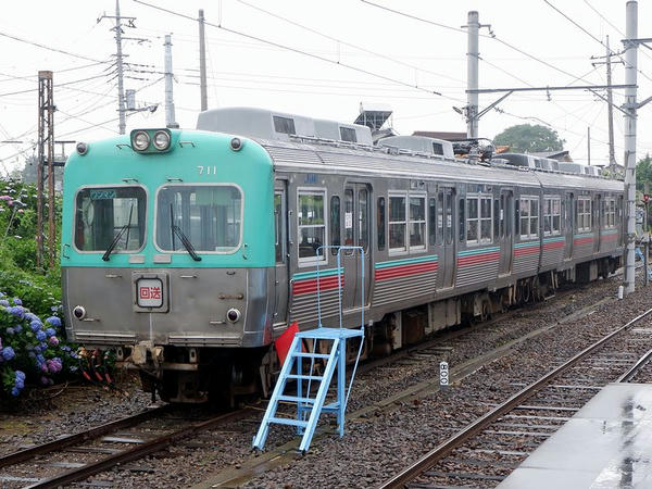 留め置かれているデハ717＋クハ727