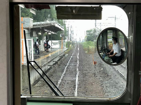 桐生球場前駅進入