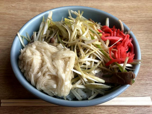 ネギとろろ丼 390円