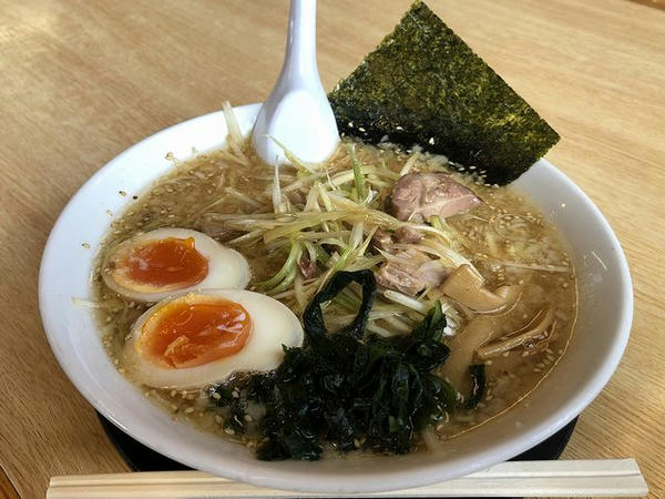 ネギ味噌ラーメン 840円 ＋ 味付玉子 100円