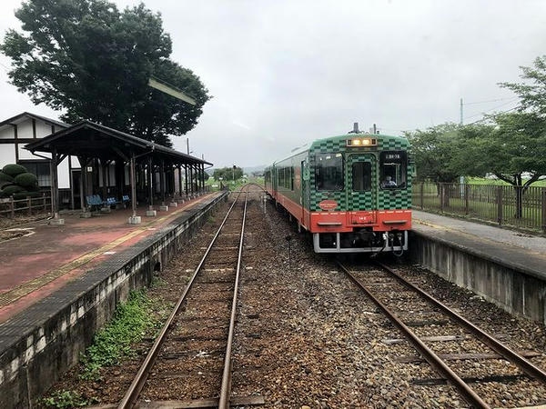西田井駅停車中