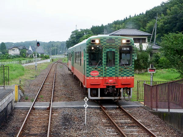 市塙駅停車中