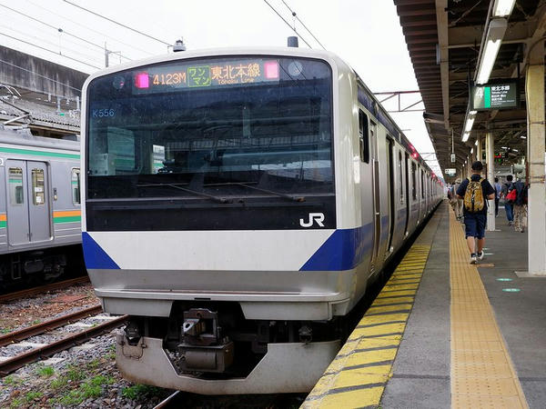 黒磯駅に停車中の新白河行き普通列車