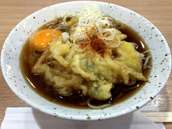 いただいた天ぷら玉子入そば（500円）