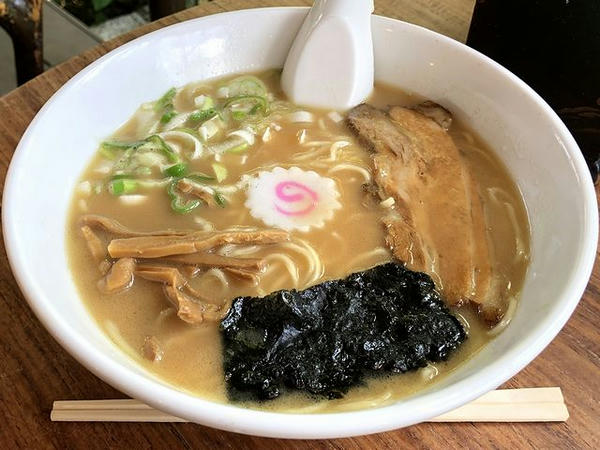 バカうまラーメン（中） 800円