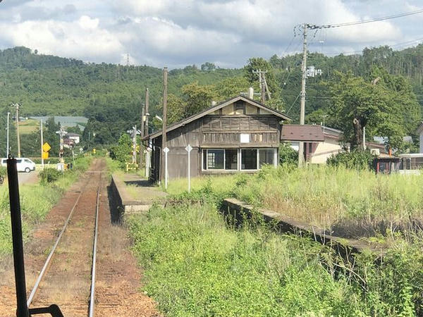 西大塚駅進入