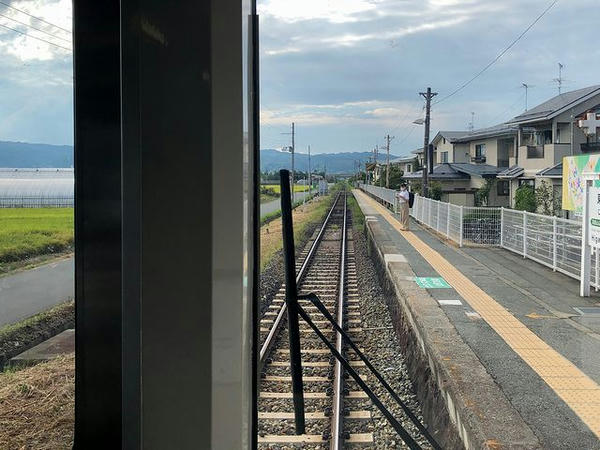 東金井駅停車