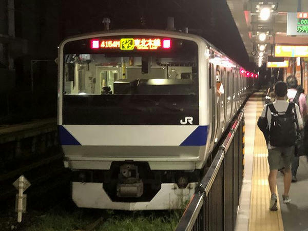 新白河駅に停車中の黒磯行き普通列車