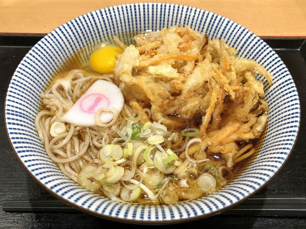 いただいたかき揚げ天玉蕎麦（540円）