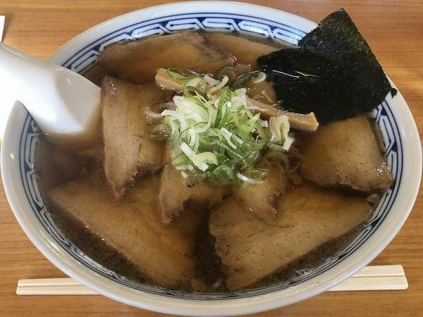 チャーシューメン 手打麺（極太縮れ麺）並盛 960円