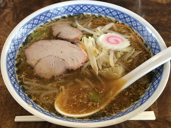 ごまタン麺 900円