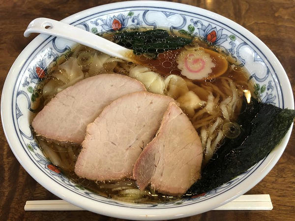 ワンタン麺 880円