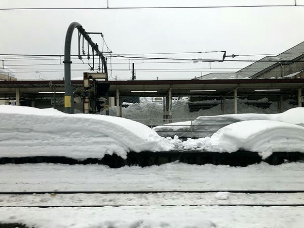 六日町駅進入