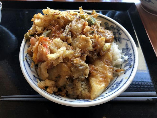 おまかせ天丼 300円（税別）