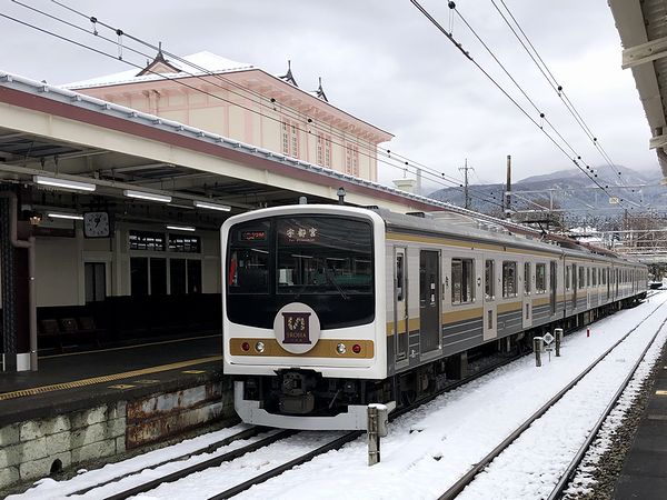 日光駅に停車中の「いろは」