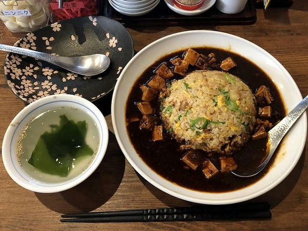 ブラック麻婆チャーハン 900円