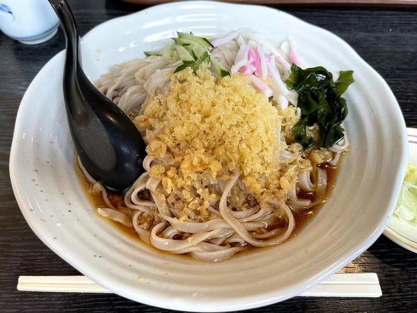 冷したぬきうどん（氏家うどん） 650円