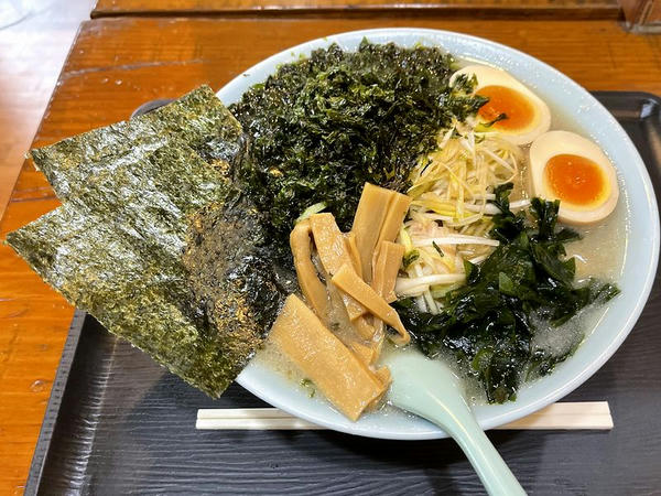 ネギラーメン 830円 ＋ 味付け玉子 100円 ＋ ばらのり 100円