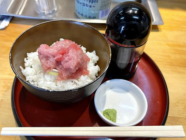 マグロ丼 380円