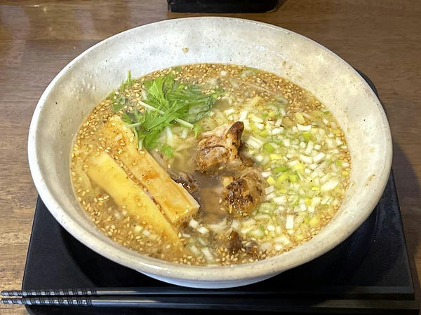 胡麻らぁ麺 800円