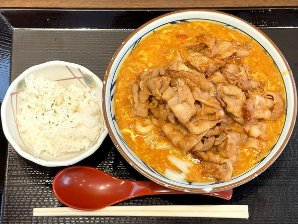 豚肉のせトマたまカレーうどん 890円