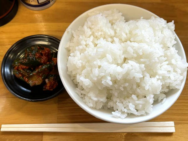 サービスのキムチ と ライス（大） 200円