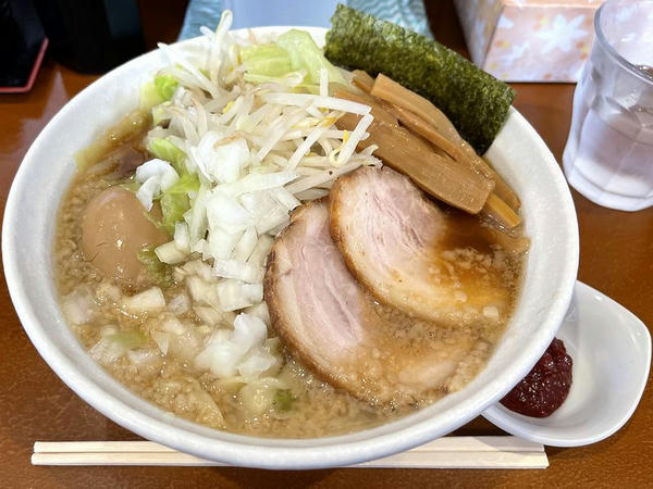 背脂煮干ラーメン 800円 ＋ 味玉 100円 ＋ 温野菜 50円 ＋ 味変辛みそ 50円