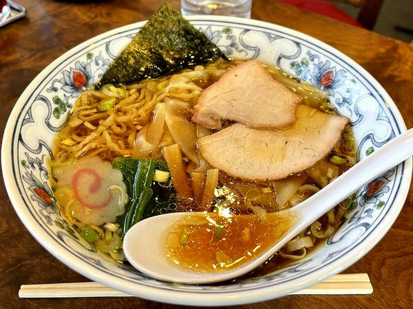 ワンタン麺 880円