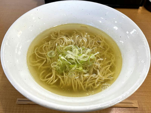 かけそば＋追い茶漬けセット（汐） 720円 の汐ラーメン