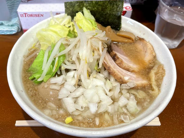 背脂煮干ラーメン 800円 ＋ 味玉 100円 ＋ 温野菜 50円