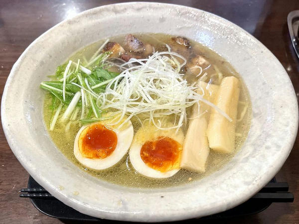 特製らぁめん 1,100円