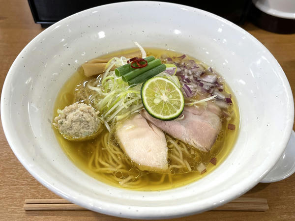 金色の鶏蕎麦 800円