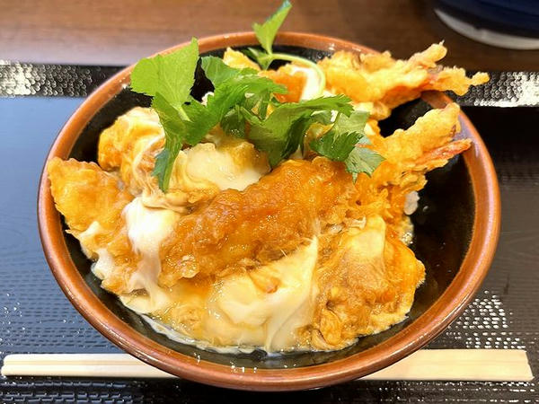 海老天とじ丼（並） 530円